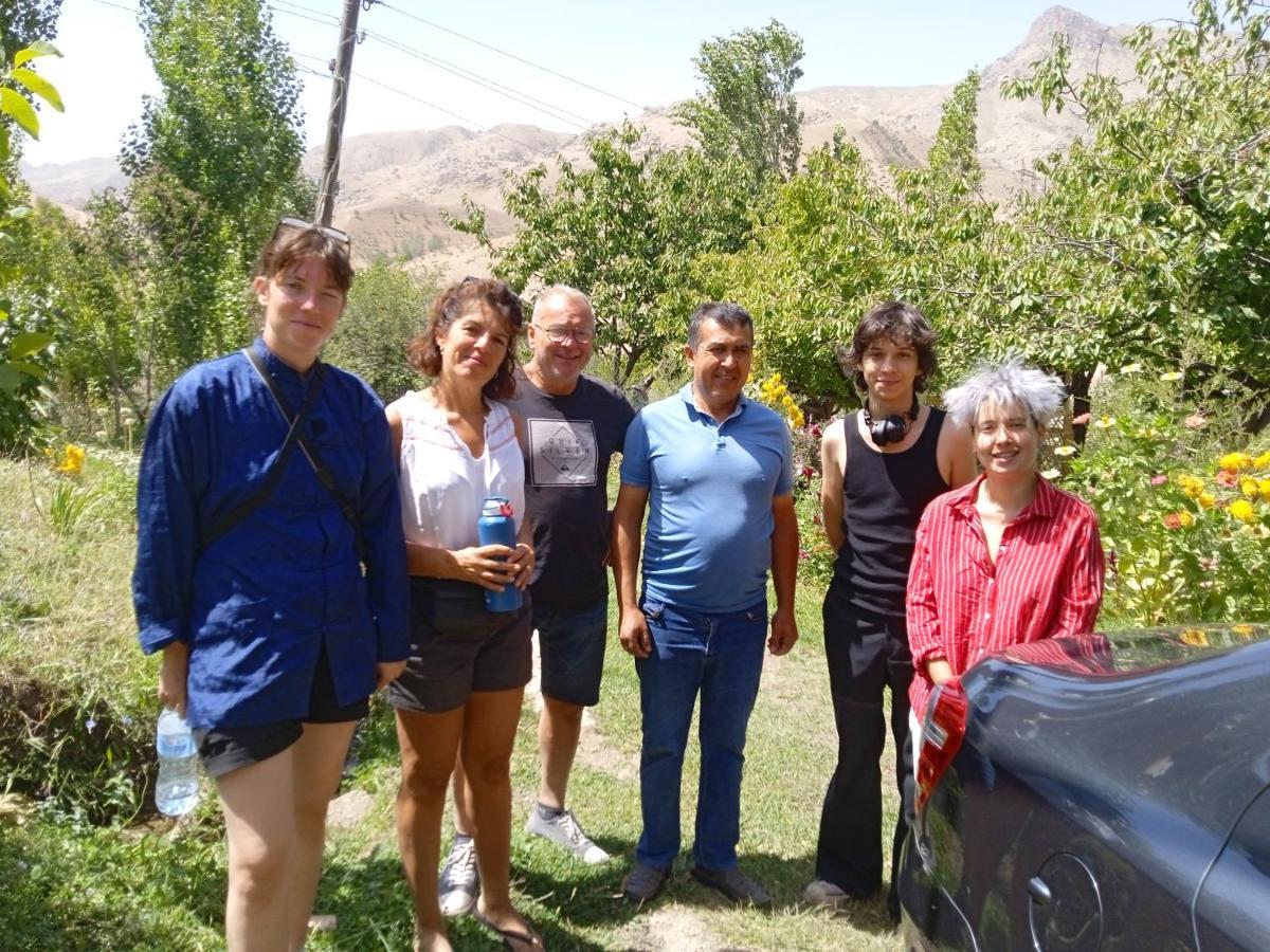 Spring Family Guest House Tersak Exterior foto